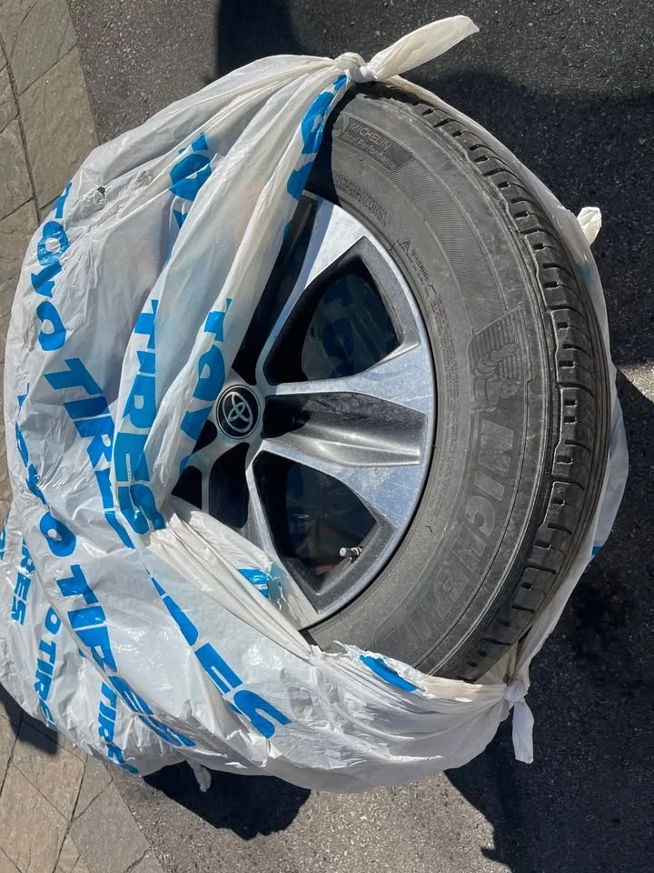 2021 Toyota highlander xle awd image indicator(8)