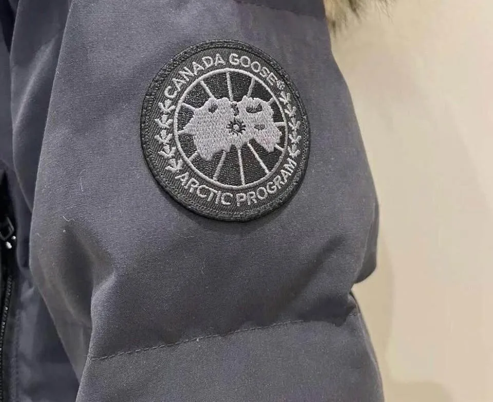 CANADA GOOSE Wyndham Down Parka image indicator(5)
