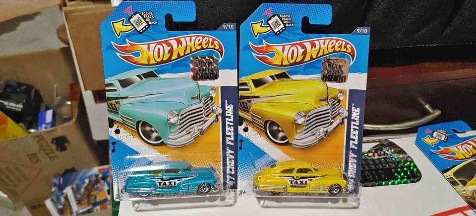 2x 2012 Hot Wheels 47 Chevy Fleetline Taxi