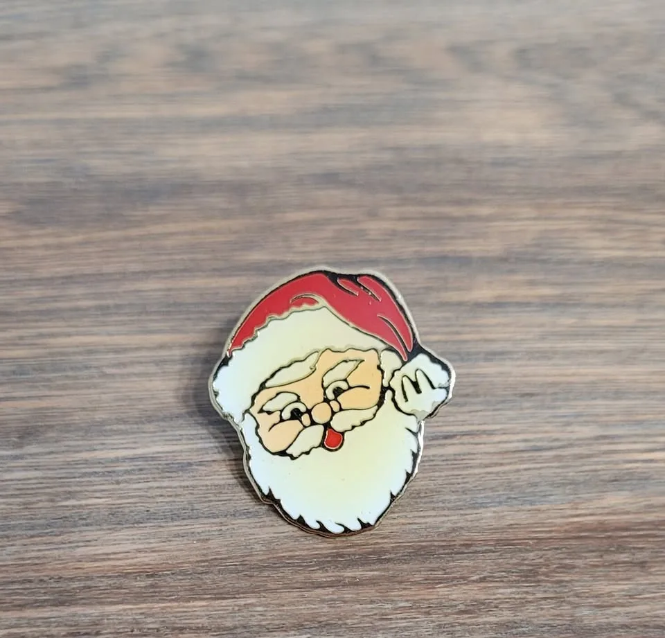 McDonald's Santa Face Collectible Pin (pin3267) image indicator(4)