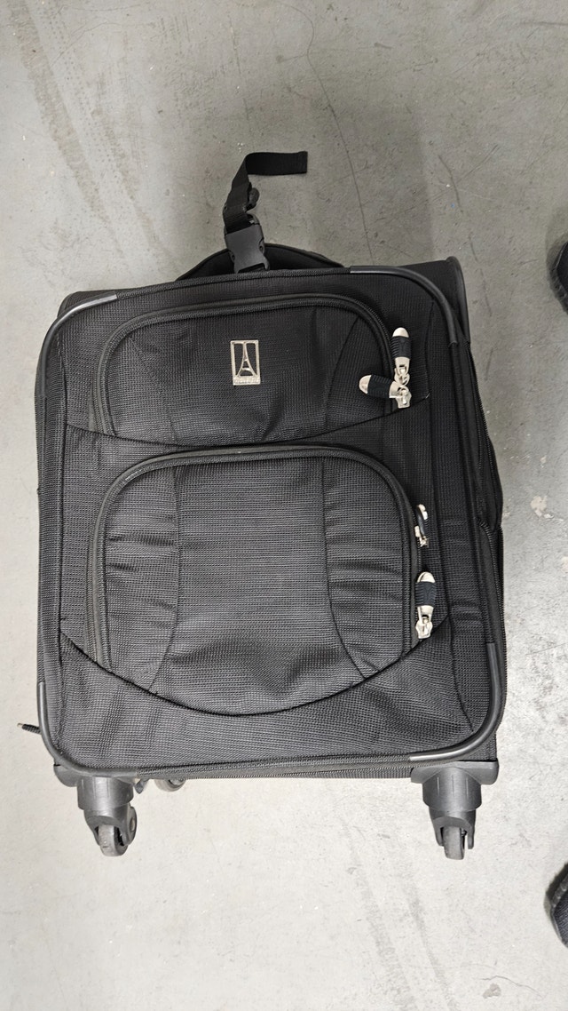 Travelpro 22" Carry On Luggage Suitcase Black Expandable