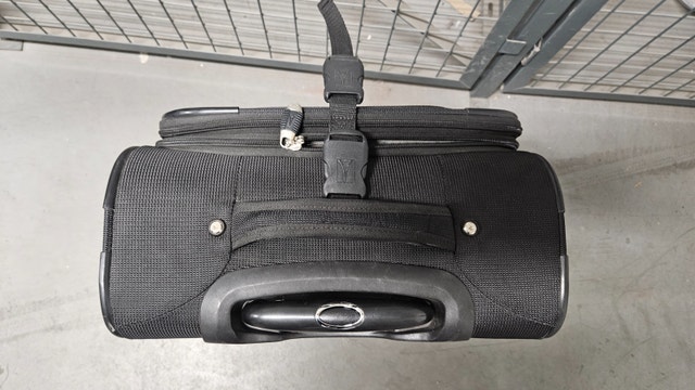 Travelpro 22" Carry On Luggage Suitcase Black Expandable - photo 3