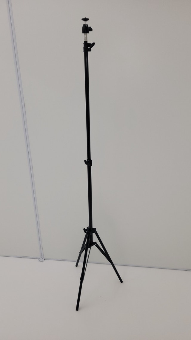 Neewer 215 cm Collapsible Metal Light Stand