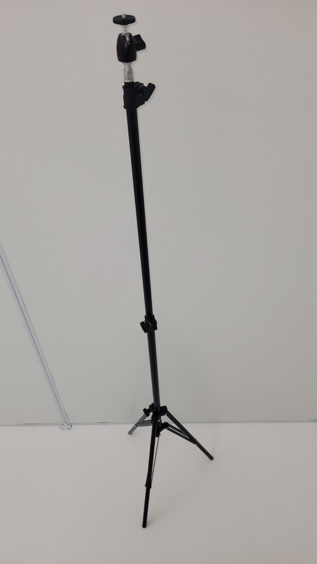 Neewer 215 cm Collapsible Metal Light Stand - photo 2