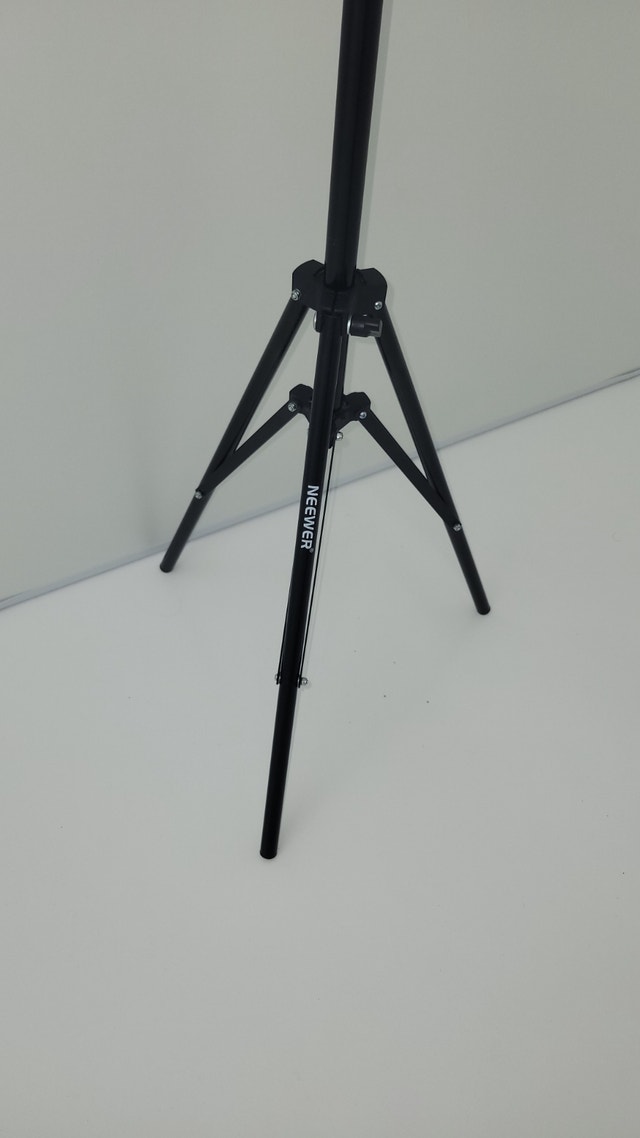 Neewer 215 cm Collapsible Metal Light Stand - photo 4