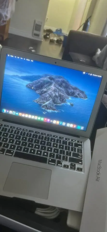 MacBook Air 2015 - 250GB SSD, Good battery, box and charger incl