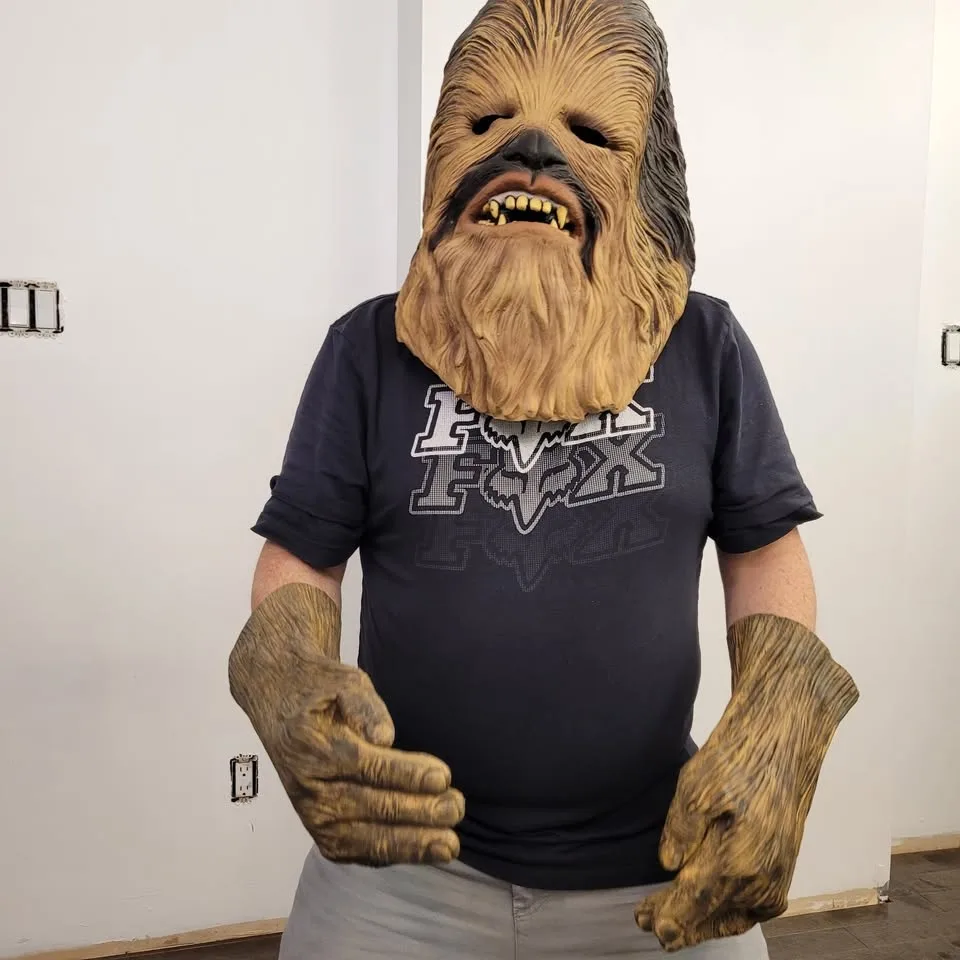 Chewbacca Mask and Gloves costume for Halloween image indicator(2)