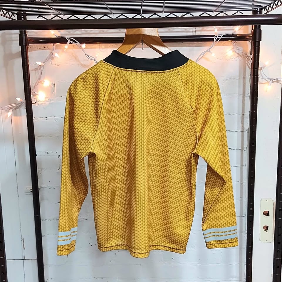 Star Trek vintage uniform top youth size large - photo 4