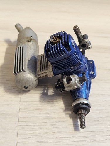 O.S LA 40 nitro engine - photo 2