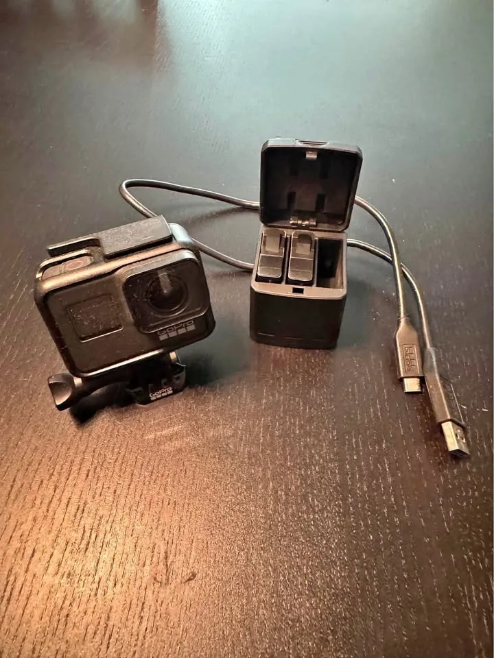 GoPro hero 7 black with battery charging port