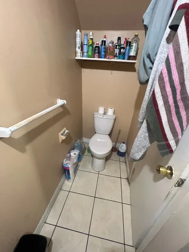 One Bedroom Basement (Full Ground floor) for rent image indicator(4)