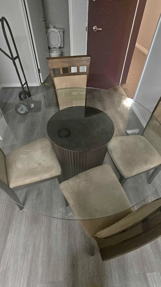 🪑🔥 Glass Dining Table + 4 Chairs – Only $50! 🔥