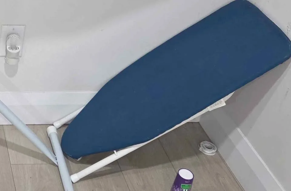 Small Ironing Board image indicator(2)