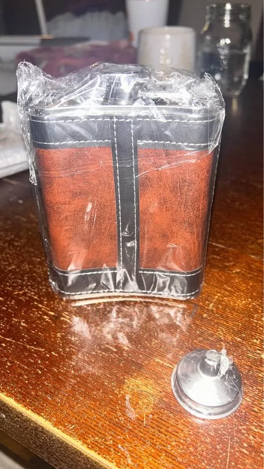 8 Oz Hip Flask for Liquor image indicator(3)