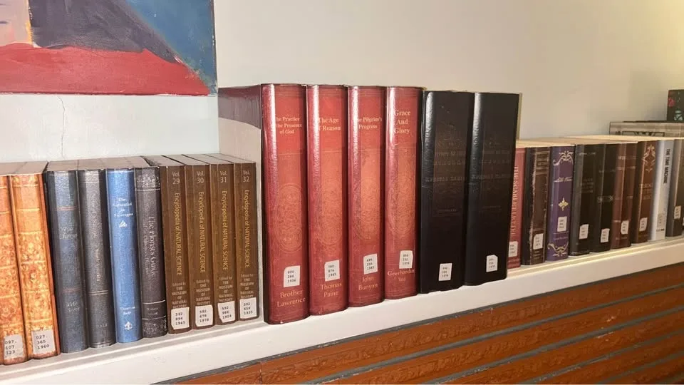 Prop books for TV & Film image indicator(2)