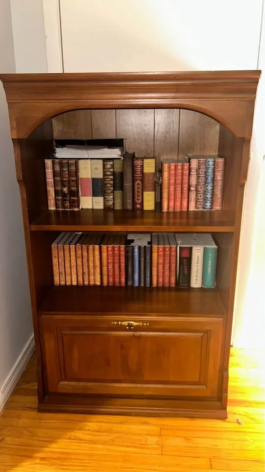 Prop books for TV & Film image indicator(3)