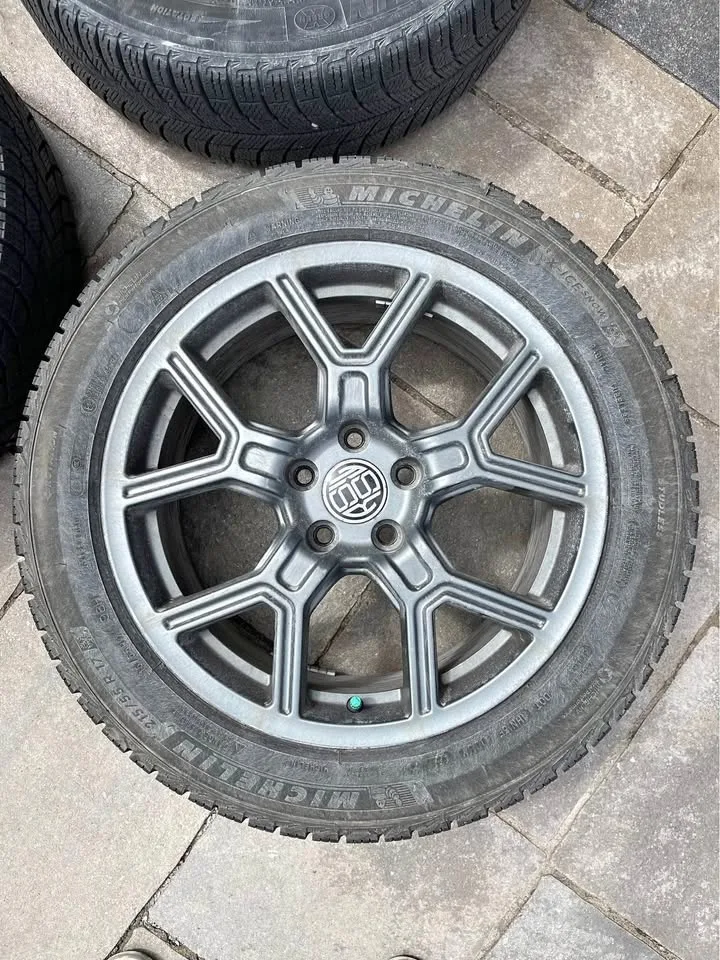 FULL SET +1 - 215 55 17 - Michelin X-Ice Winter Tires + RSSW Rim