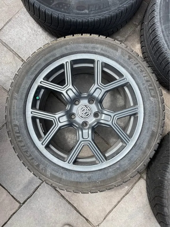 FULL SET +1 - 215 55 17 - Michelin X-Ice Winter Tires + RSSW Rim image indicator(2)