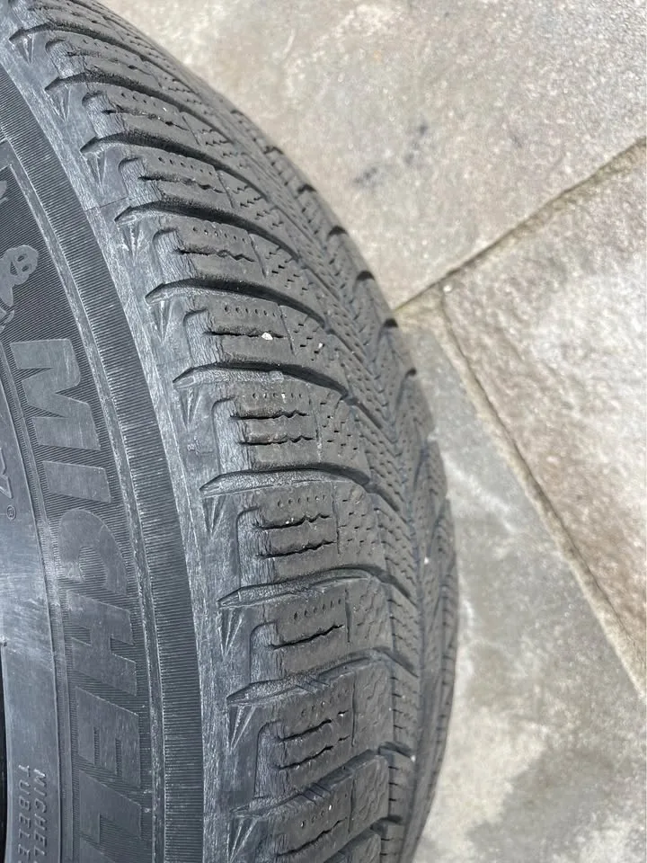 FULL SET +1 - 215 55 17 - Michelin X-Ice Winter Tires + RSSW Rim image indicator(5)
