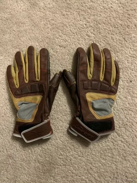 LOADED Longboarding Gloves - New Pucks image indicator(2)