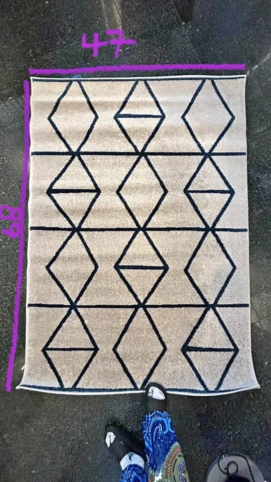 47’’ x 68’’ Rug