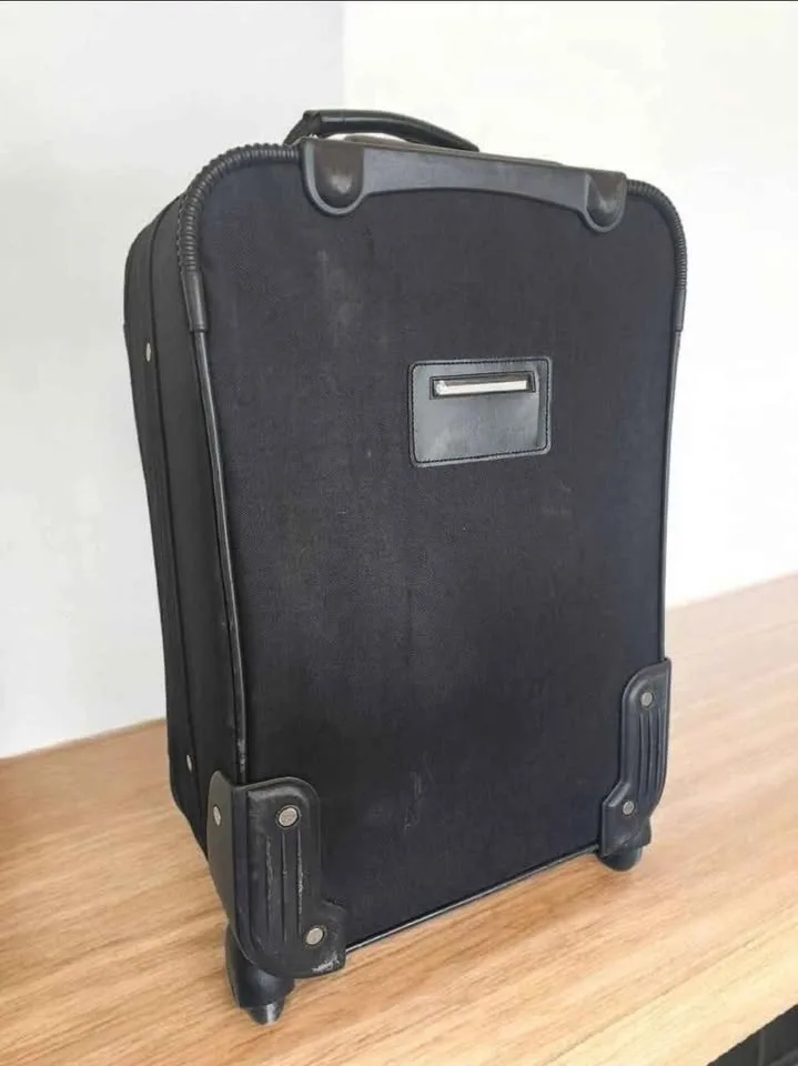18 in Carry-On Luggage Rolling Suitcase 18H x14 L x 7 dp image indicator(3)