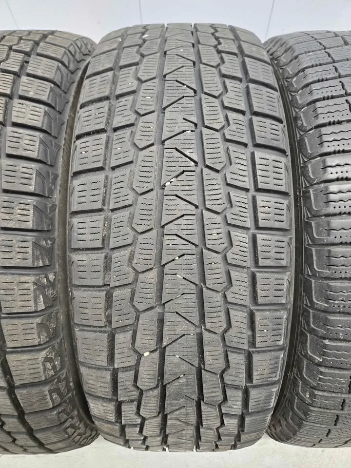 Four Winter Tires- 205/55R16 image indicator(3)