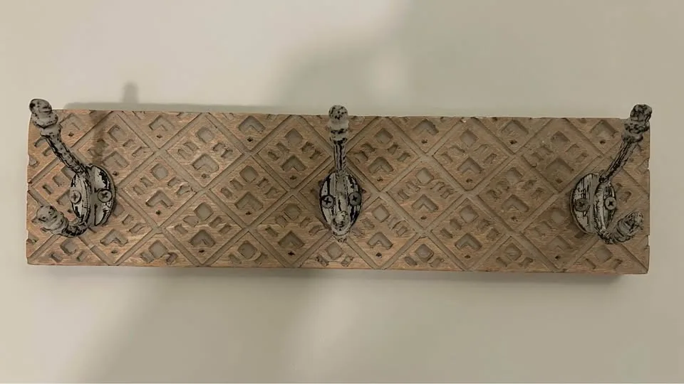 Coat hanger image indicator(5)