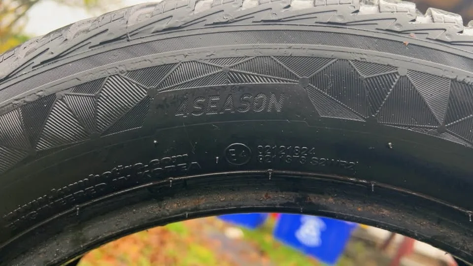 4 All-Season Tires 205/55 R16 91H image indicator(4)