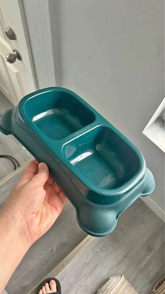 Plastic animal bowl