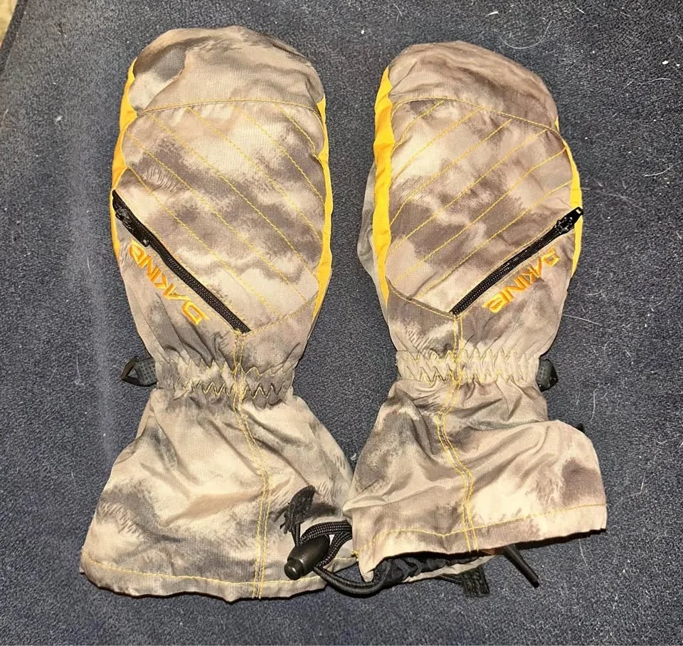 Dakine winter mits - Junior XL (Fits Small Adult Hands)