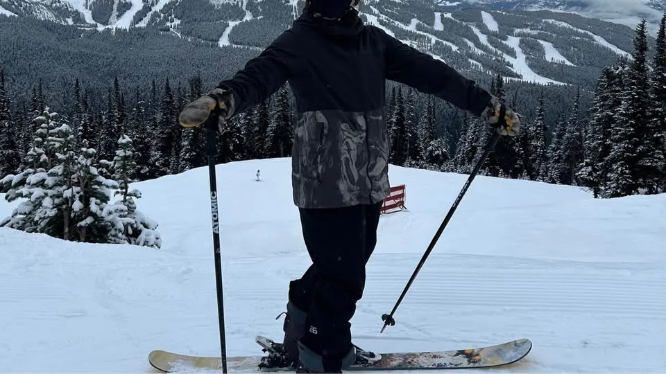 Dakine winter jacket womens M + matching Dakine gloves image indicator(3)