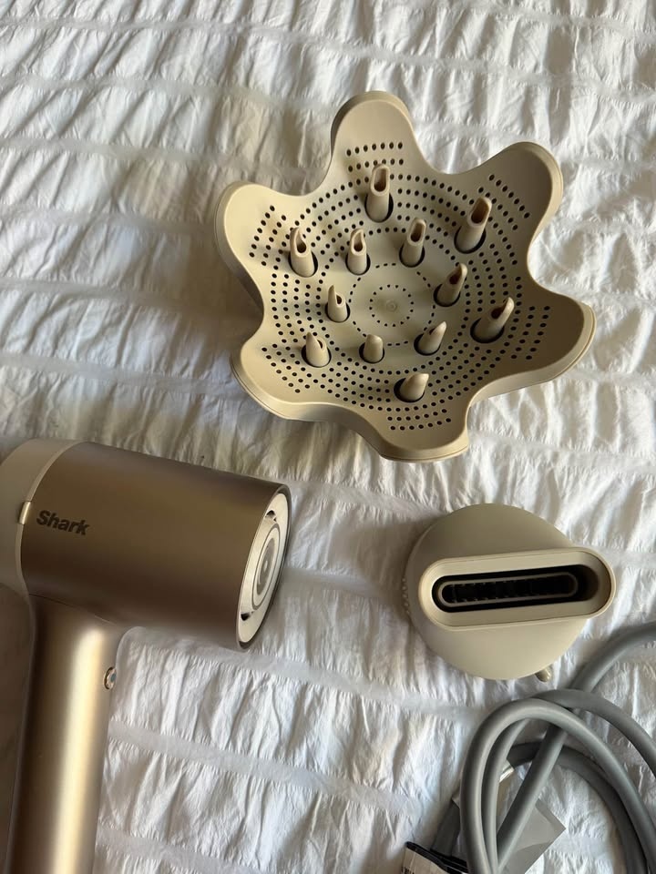 Shark Hyperair hair dryer - photo 2