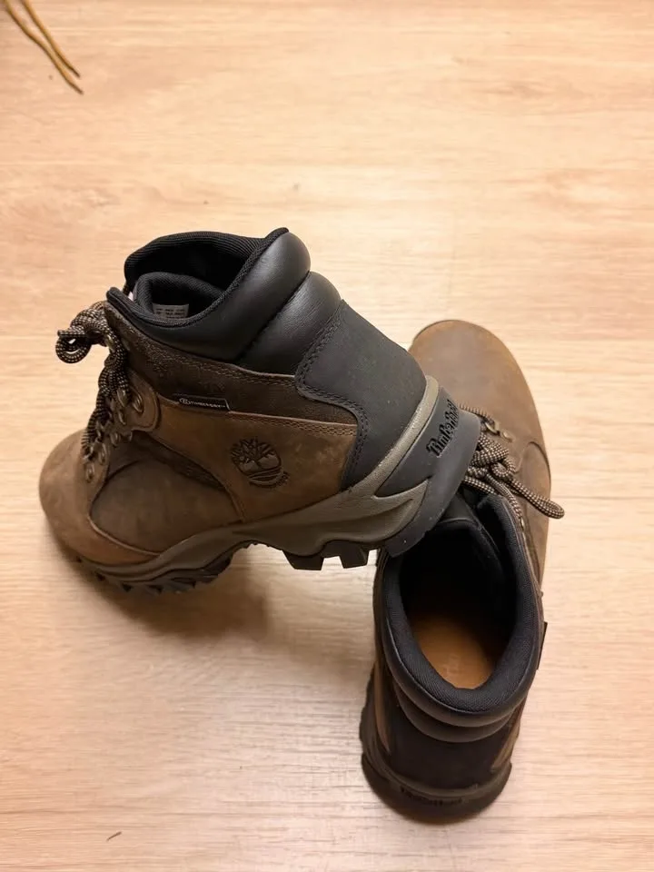 Timberland Waterproof Men’s Shoes – Size 11 image indicator(2)