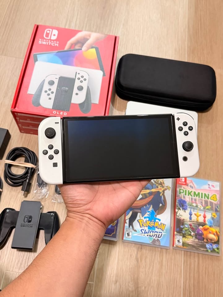Nintendo Switch OLED – Excellent Condition + 3 Games! - photo 2