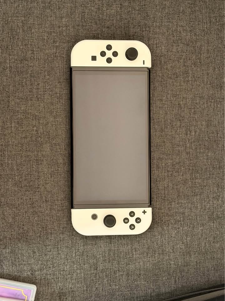 Nintendo Switch OLED – Excellent Condition + 3 Games! - photo 5