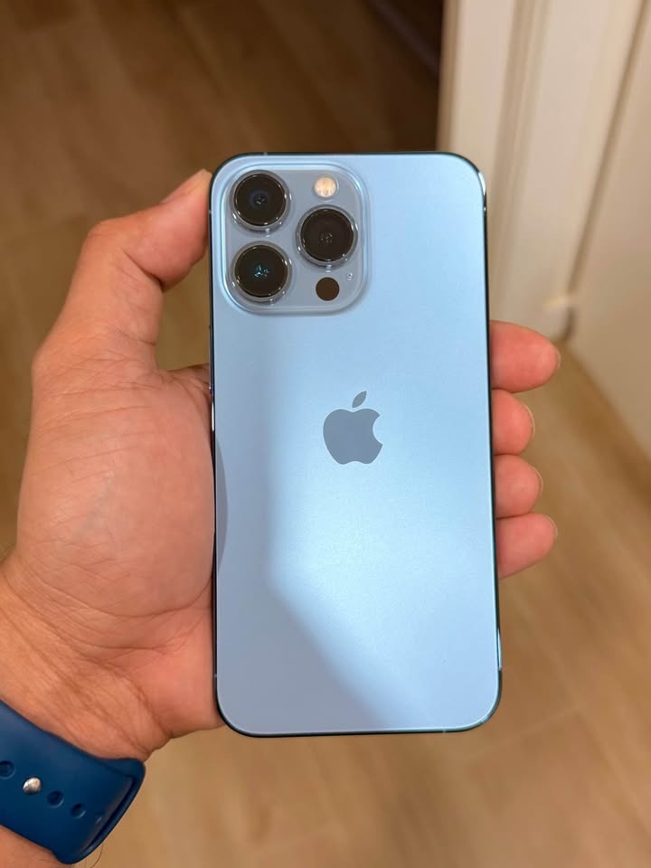 iPhone 13 Pro 256GB – Complete Set, Great Condition - photo 2