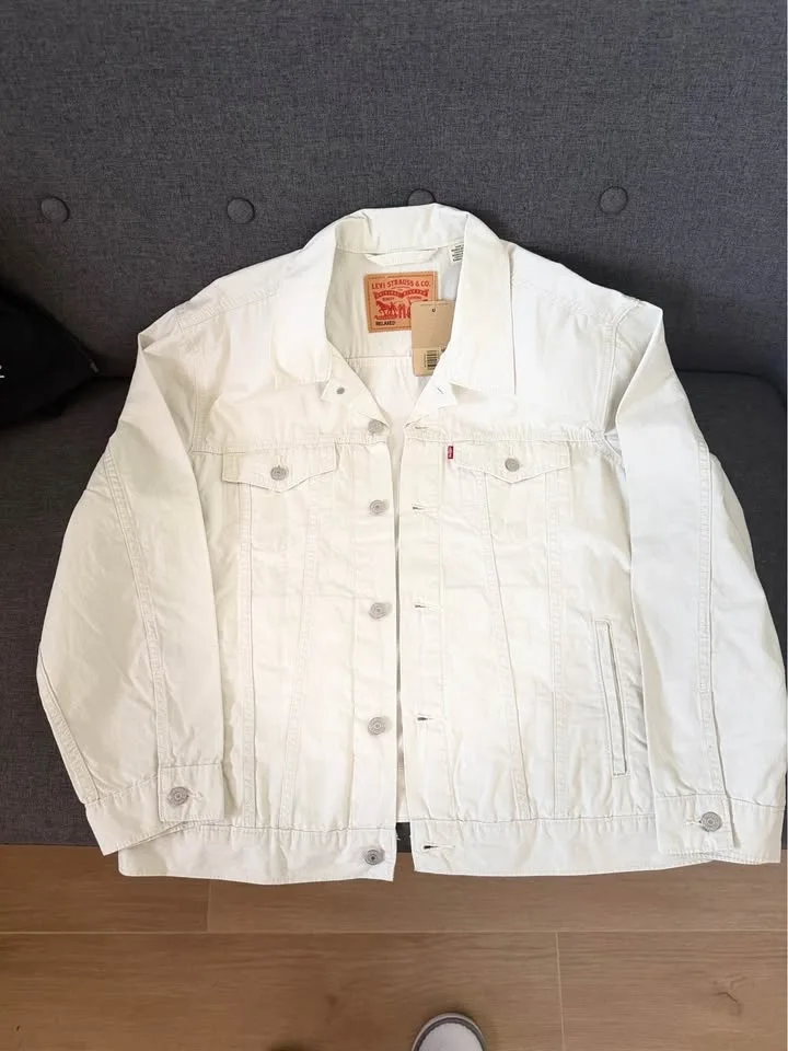 Levi’s Off-White or Cream Trucker Jacket image indicator(4)