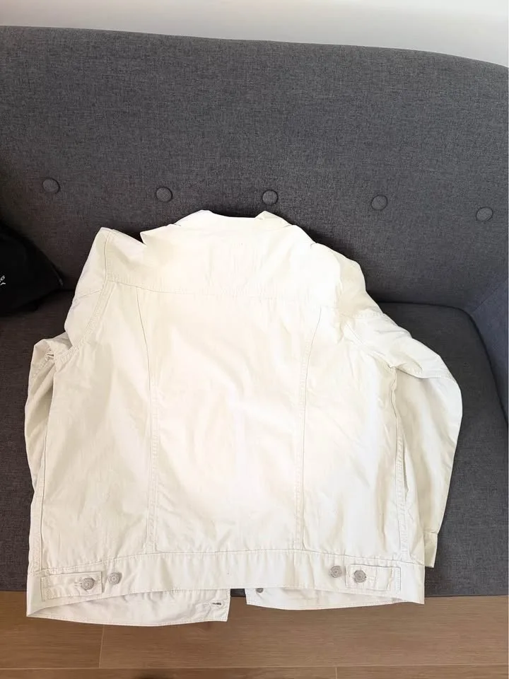 Levi’s Off-White or Cream Trucker Jacket image indicator(5)