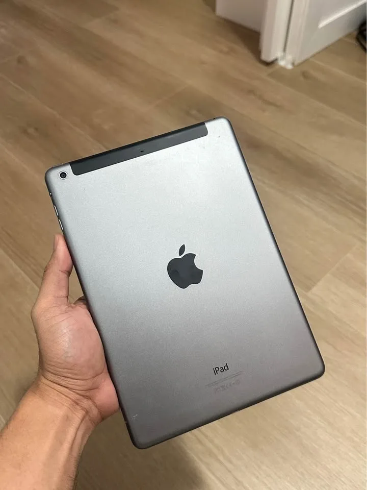 iPad Air + Apple TV + 2 Free iPod Shuffles – $125 Only image indicator(2)