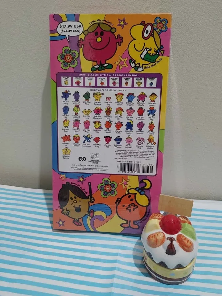 Mr. Men Little Miss - 8 Book Set & Cupcake Container image indicator(2)