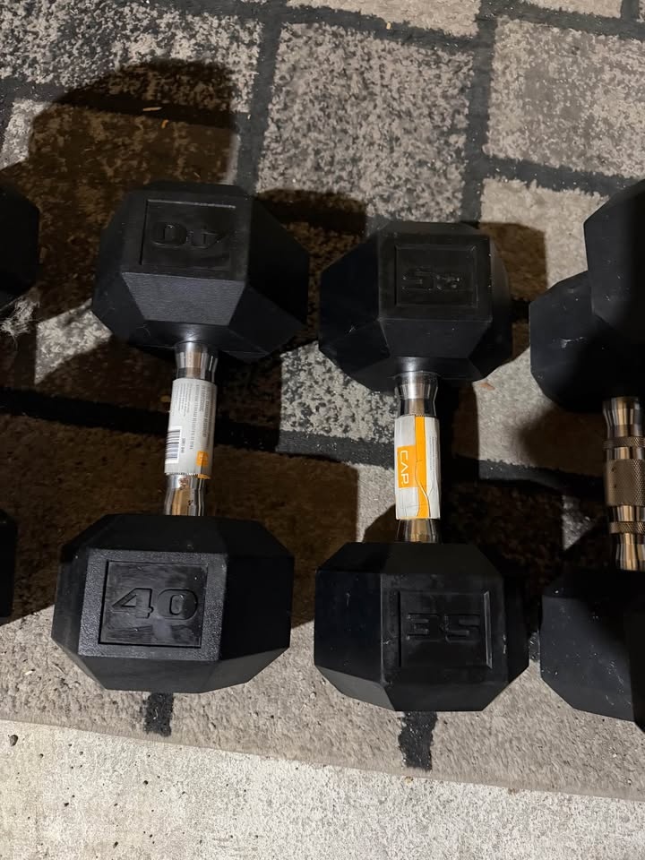 11 pieces Dumbbell weight combined 50 pounds,45, 35,30,25,20,15, - photo 4
