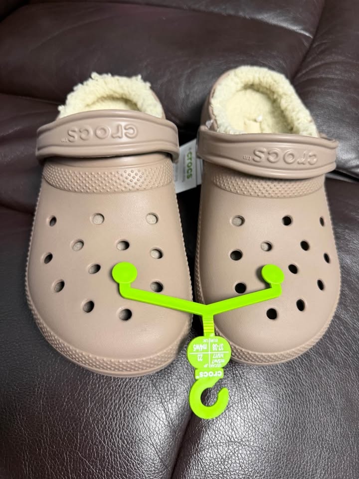 Brand new unixes crocs classic lined clog - photo 3