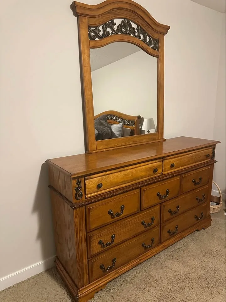 Oversized King Suite image indicator(5)