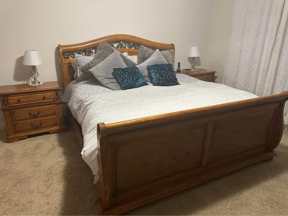 Oversized King Suite image indicator(10)