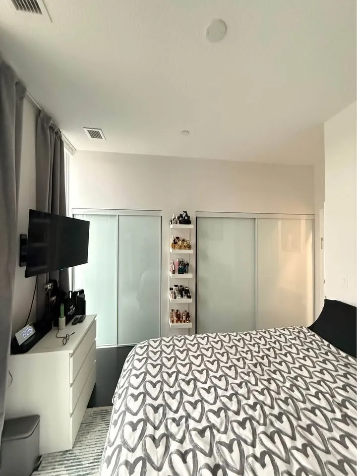 1 Bed 1 Bath - Apartment image indicator(6)