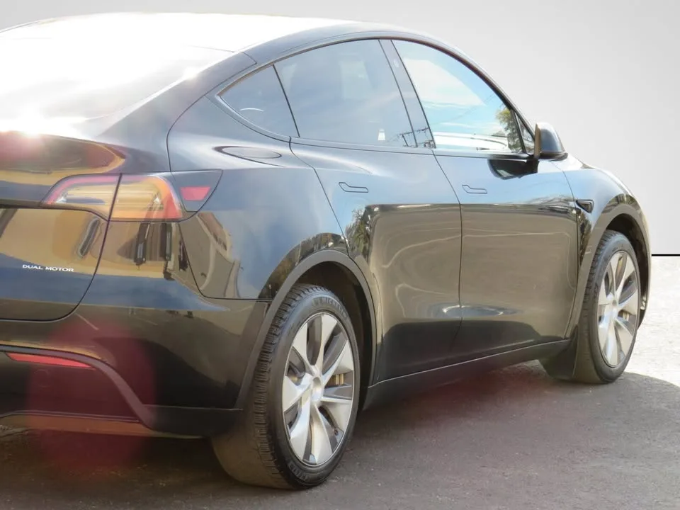 2023 Tesla Model Y Long Range AWD No Accidents One Owner image indicator(5)