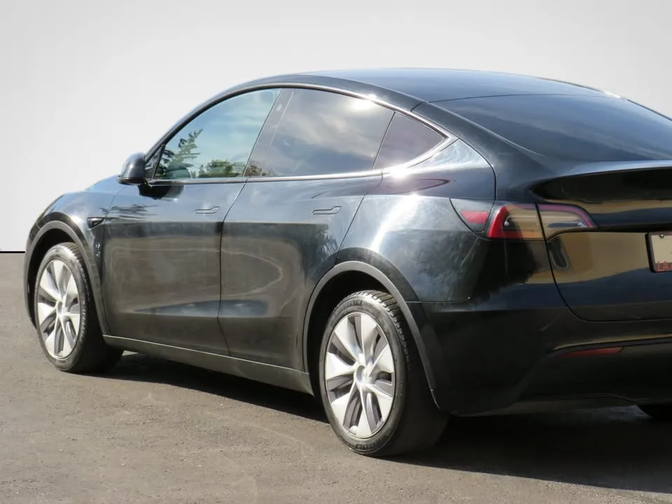 2023 Tesla Model Y Long Range AWD No Accidents One Owner image indicator(7)