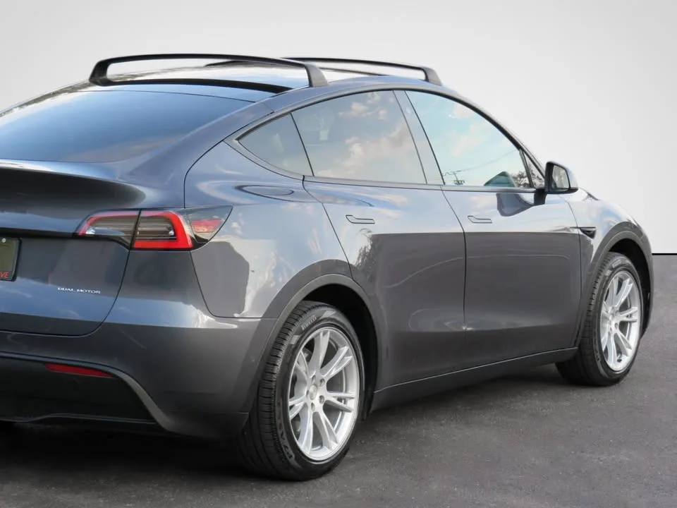 2021 Tesla Model Y Long Range AWD w/ FSD No Accidents image indicator(6)