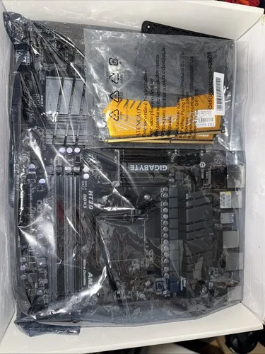 Gigabyte 990FXA-UD3 ATX Motherboard With Cpu And 16gb DDR3 RAM image indicator(2)
